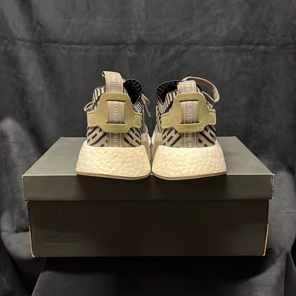 COPY - ADIDAS NMD R2 Primeknit in “Trace Cargo” mens 9 - Picture 7 of 9